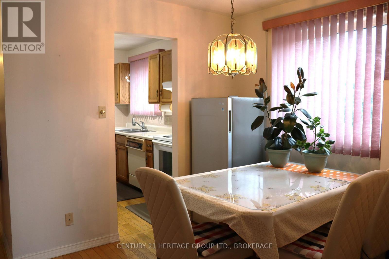 400 King Street W, Gananoque, ON - Indoor