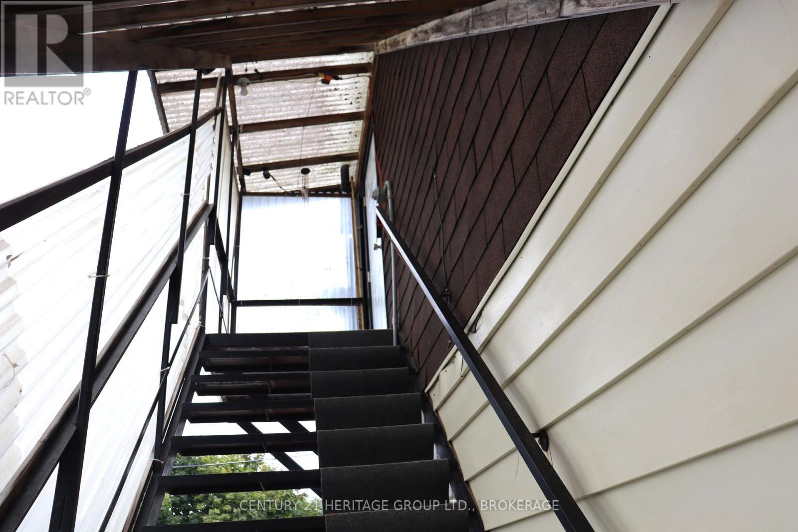 400 King Street W, Gananoque, ON - Indoor Photo Showing Other Room