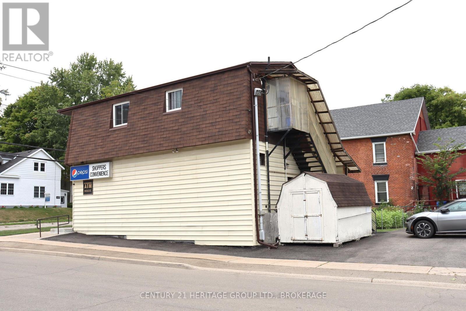 400 King Street W, Gananoque, ON - Outdoor