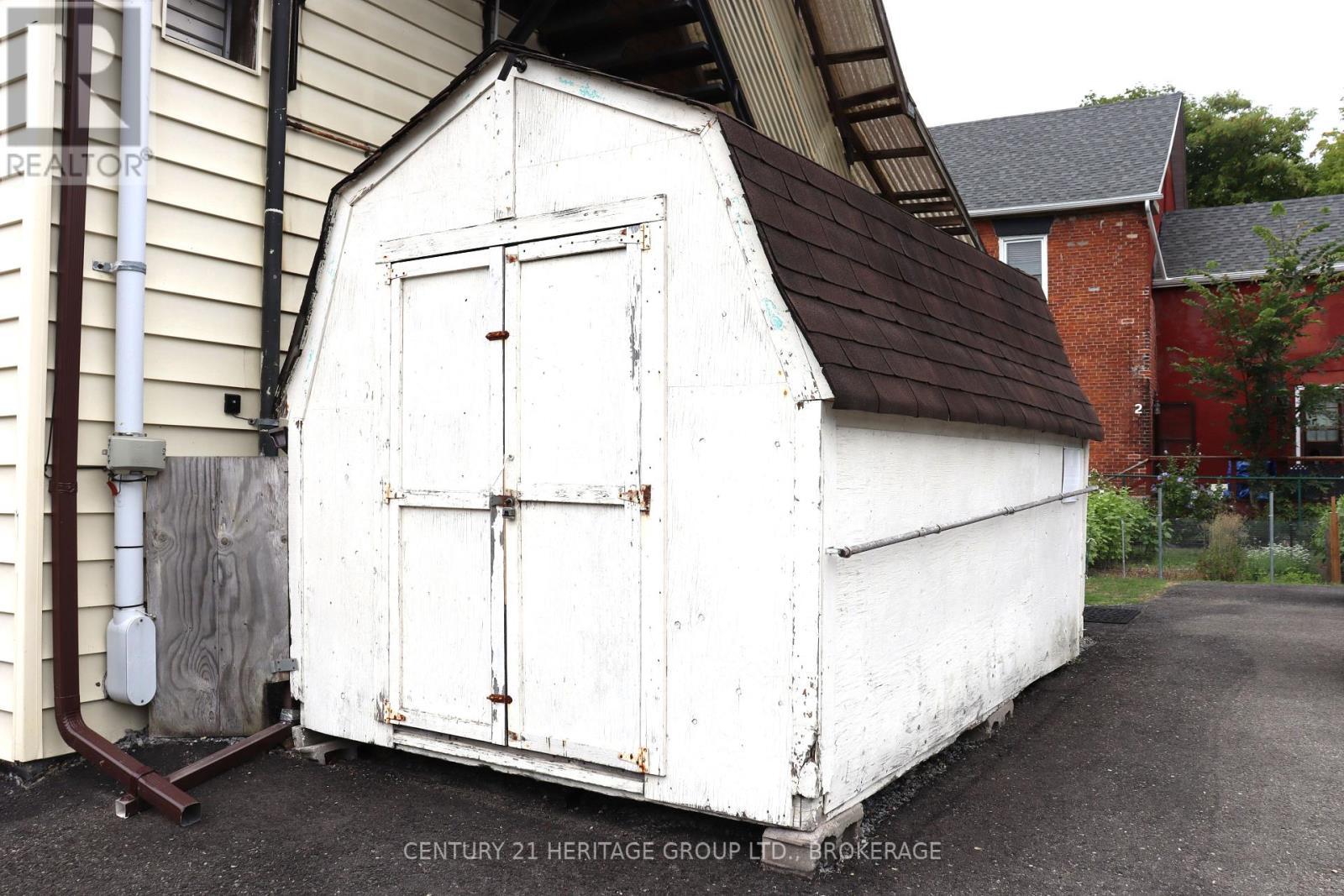 400 King Street W, Gananoque, ON - Outdoor With Exterior