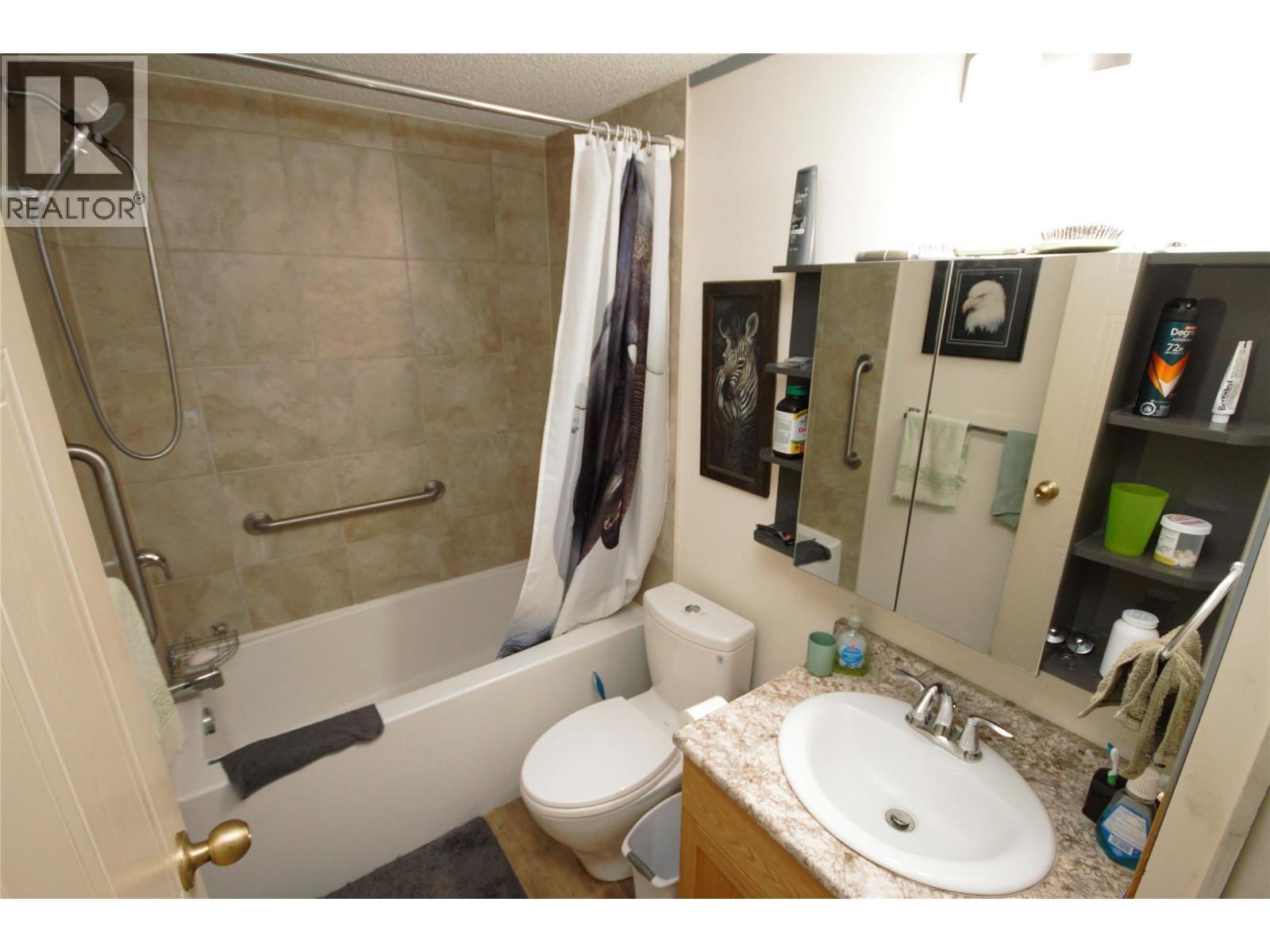 Main Bathroom - 8487 Highway 97 Unit# 49, Oliver, BC