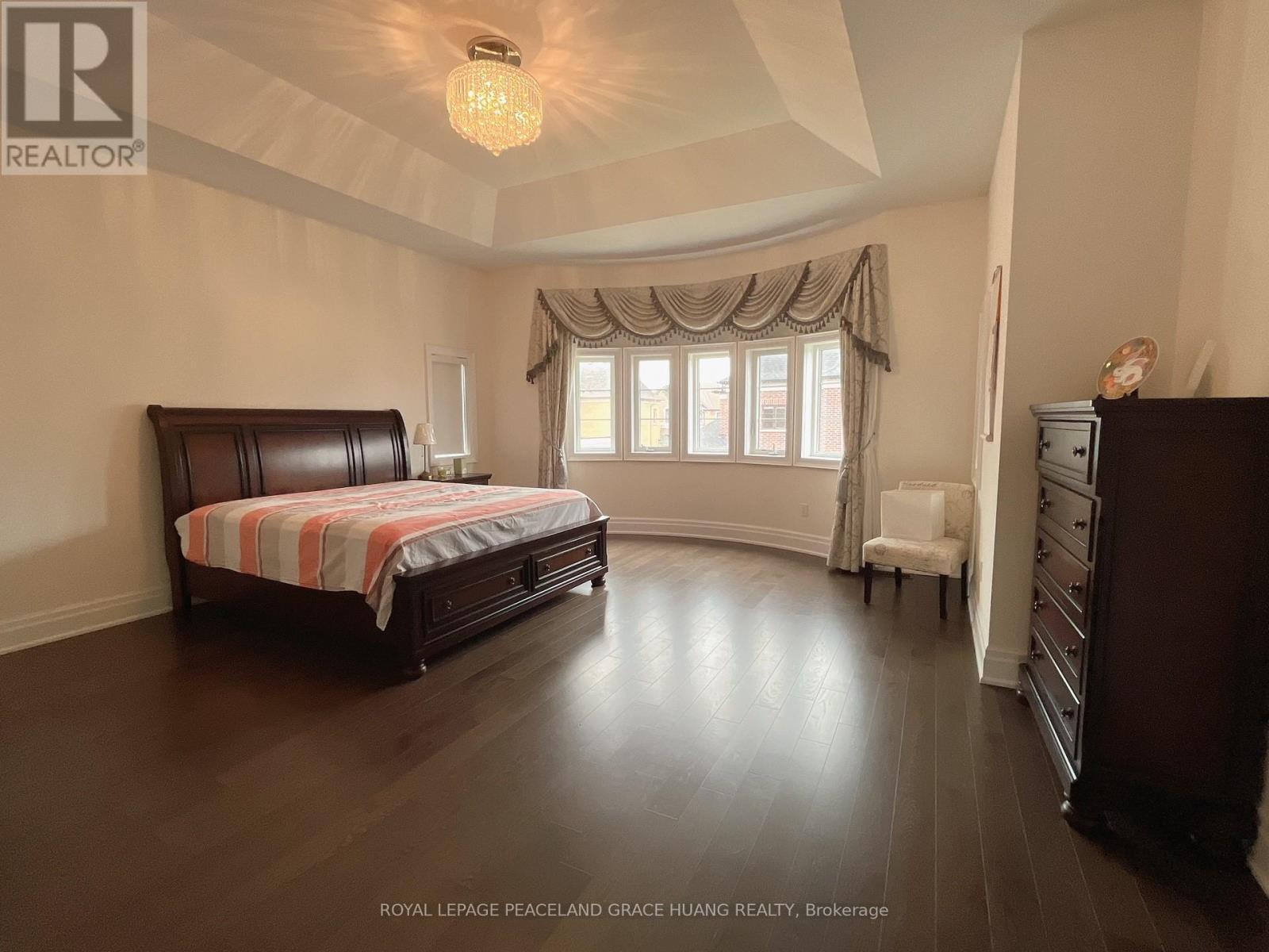 31 Lake Marie Trail, King, ON - Indoor Photo Showing Bedroom