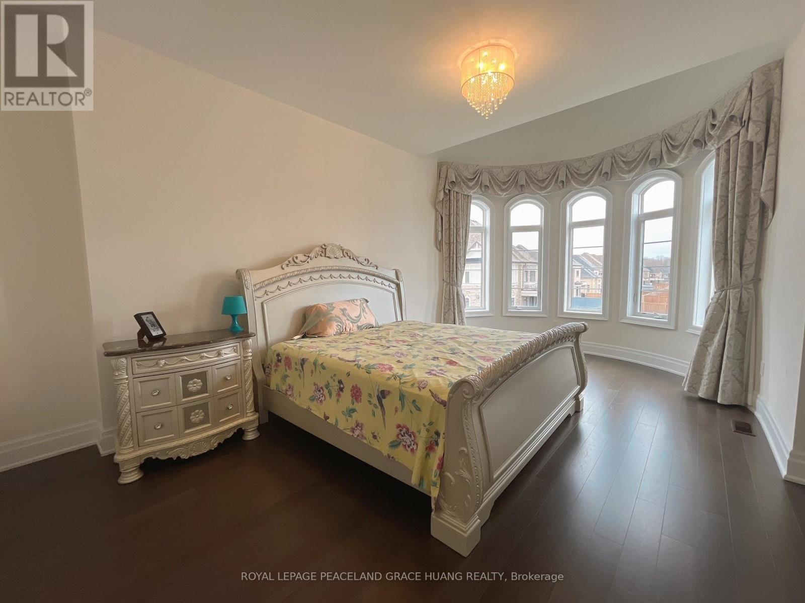 31 Lake Marie Trail, King, ON - Indoor Photo Showing Bedroom