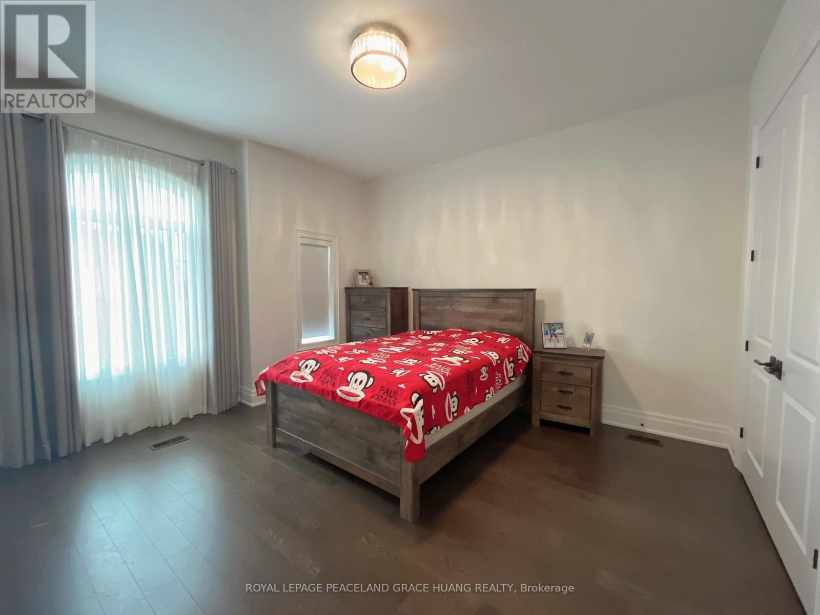 31 Lake Marie Trail, King, ON - Indoor Photo Showing Bedroom