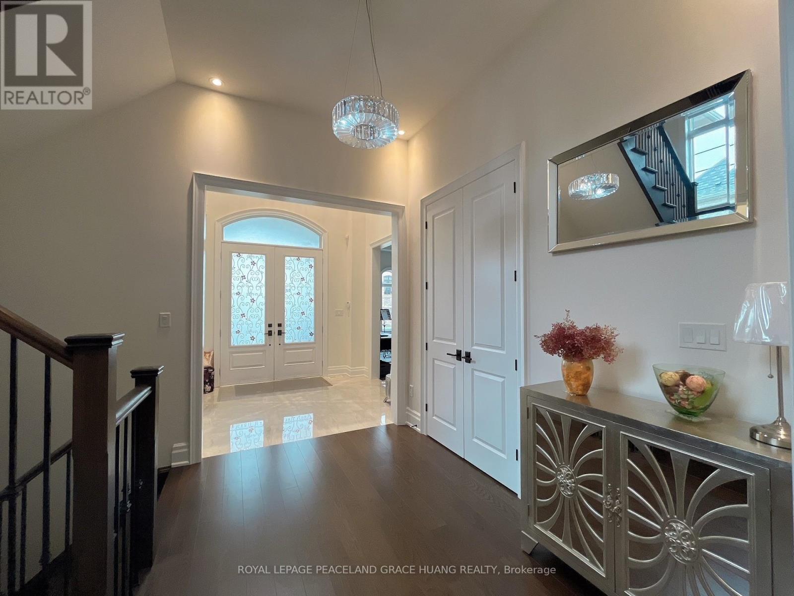 31 Lake Marie Trail, King, ON - Indoor Photo Showing Other Room