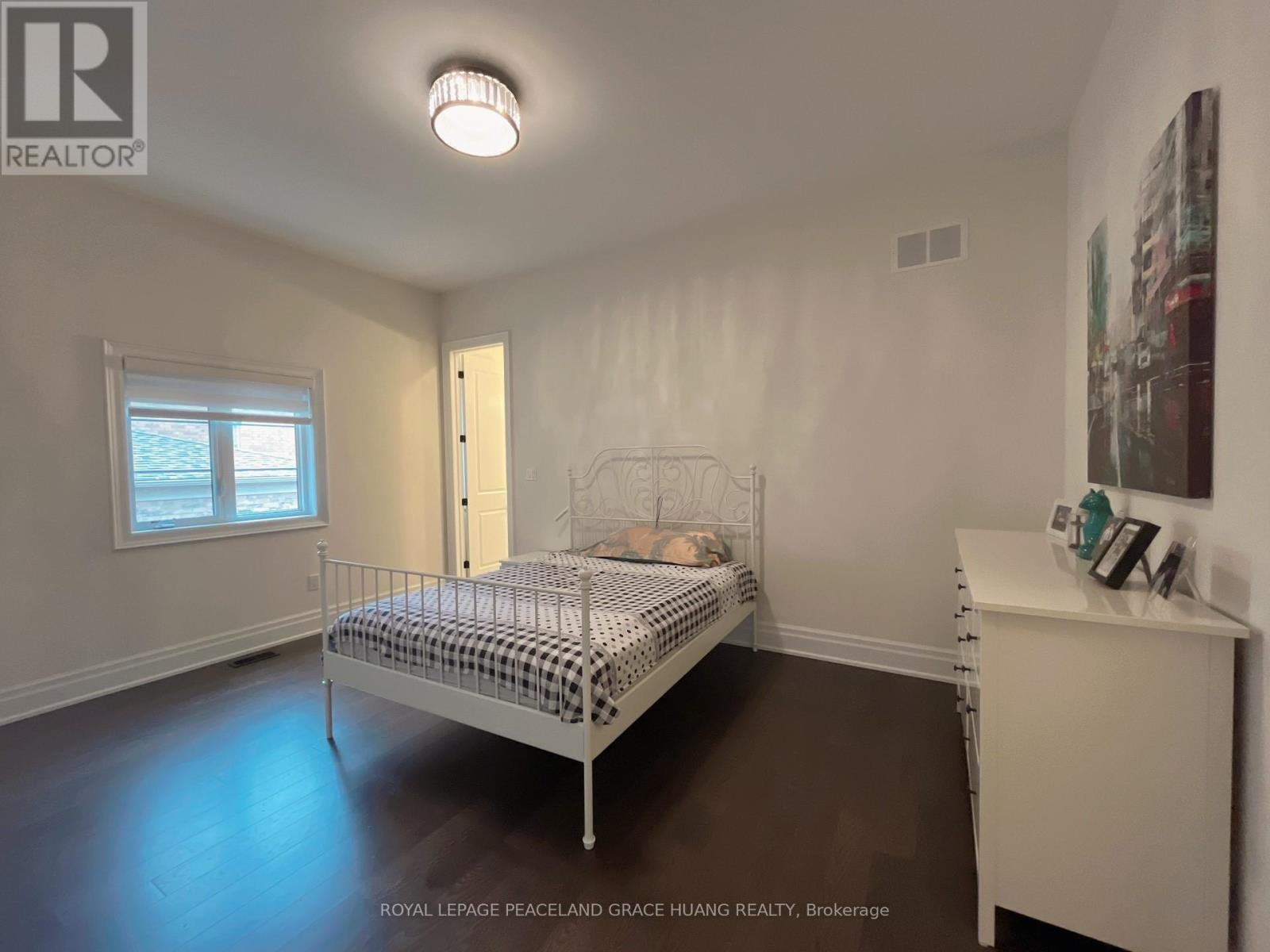 31 Lake Marie Trail, King, ON - Indoor Photo Showing Bedroom