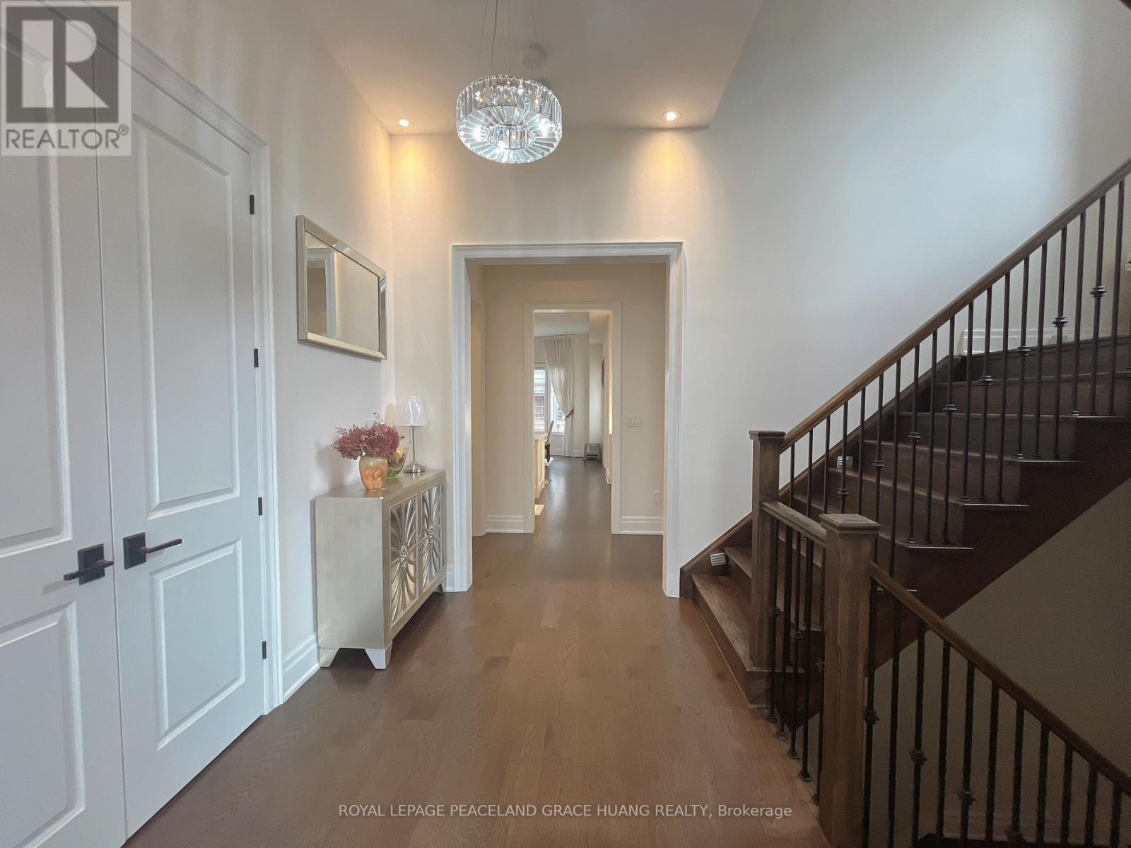 31 Lake Marie Trail, King, ON - Indoor Photo Showing Other Room