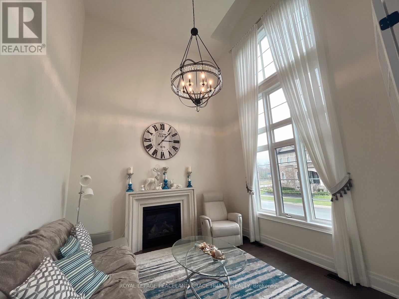 31 Lake Marie Trail, King, ON - Indoor Photo Showing Living Room With Fireplace