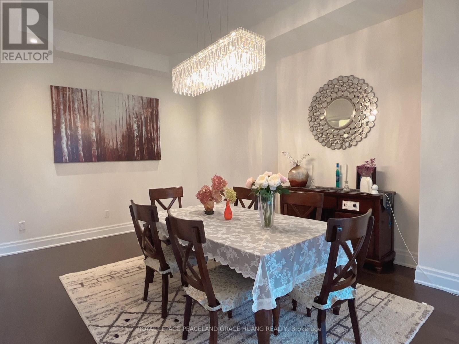 31 Lake Marie Trail, King, ON - Indoor Photo Showing Dining Room
