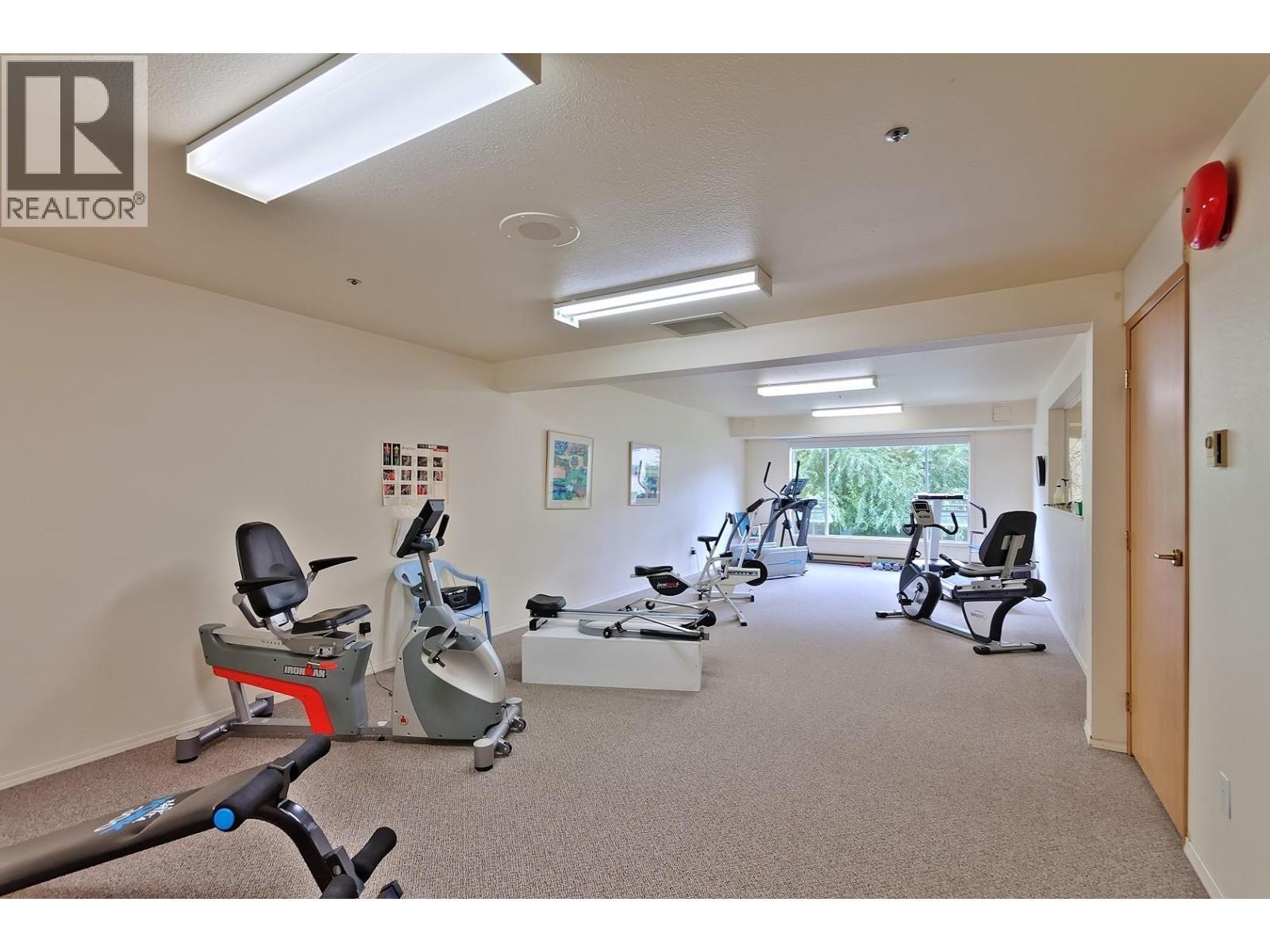1045 Sutherland Avenue Unit# 152, Kelowna, BC - Indoor Photo Showing Gym Room