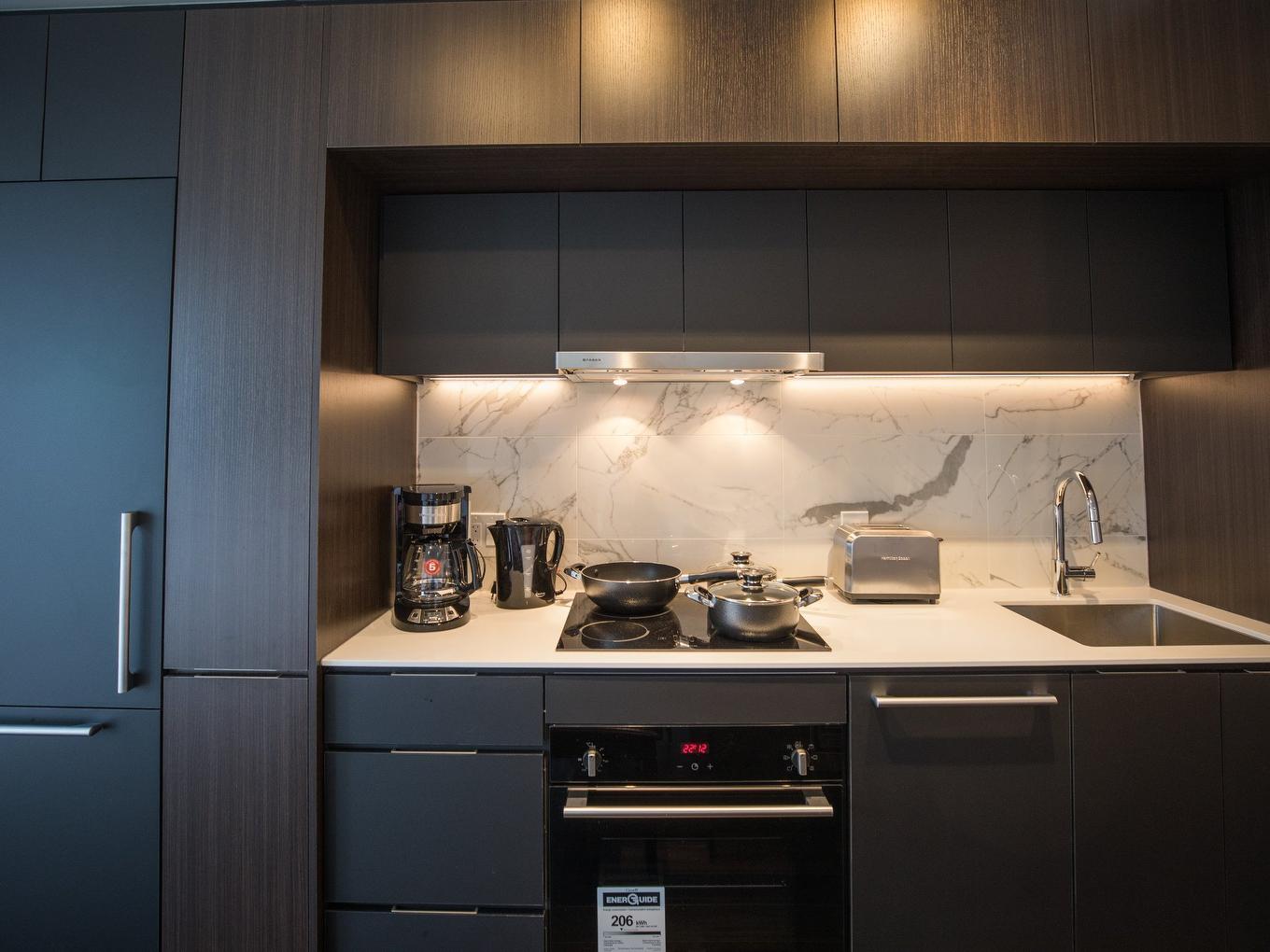 Cuisine - 2501-1188 Rue St-Antoine O., Montréal (Ville-Marie), QC - Indoor Photo Showing Kitchen