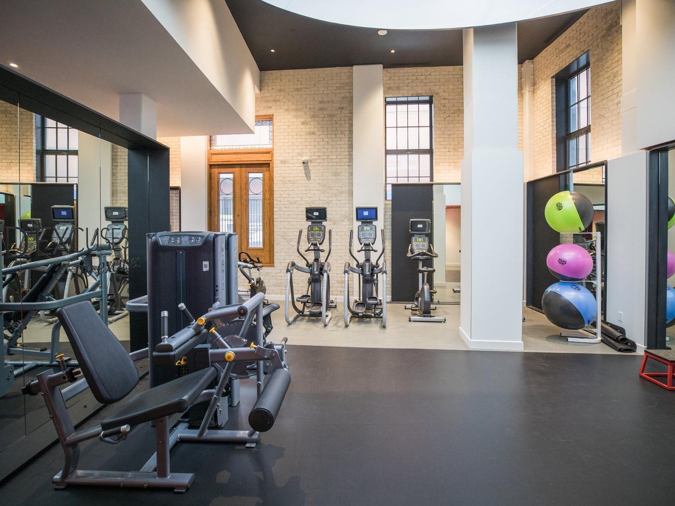 Autre - 2501-1188 Rue St-Antoine O., Montréal (Ville-Marie), QC - Indoor Photo Showing Gym Room