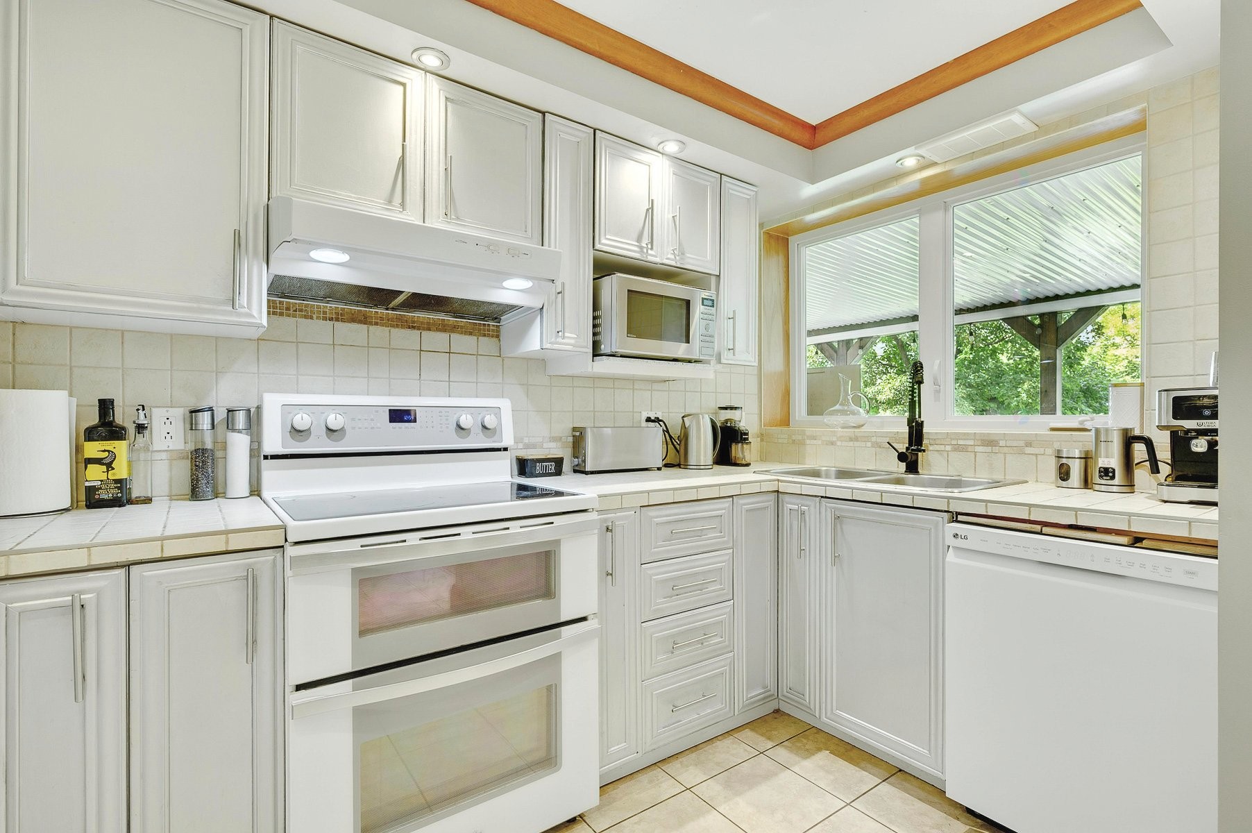 Cuisine - 26 Rue Robert, Saint-Sauveur, QC - Indoor Photo Showing Kitchen With Double Sink