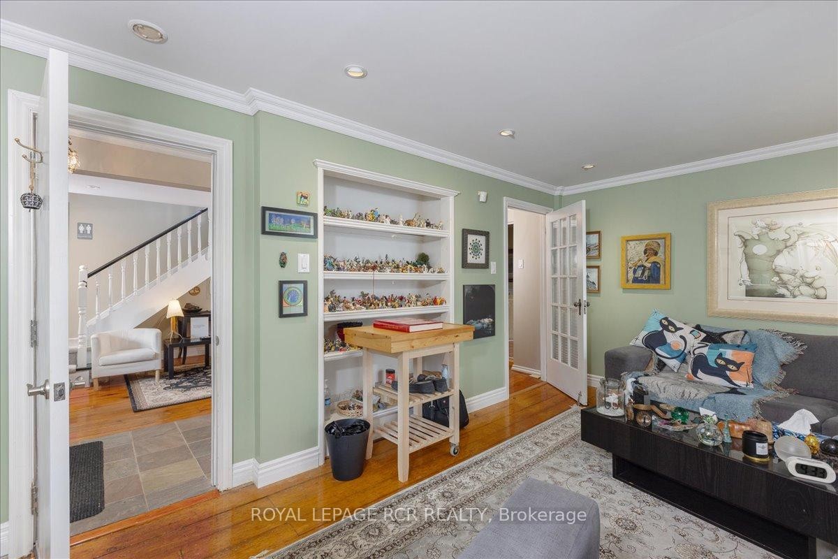 50 Wellington Street E, Aurora, ON