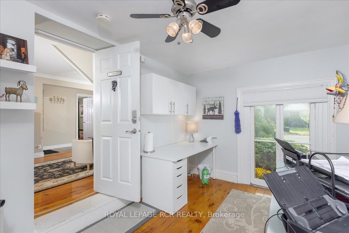 50 Wellington Street E, Aurora, ON