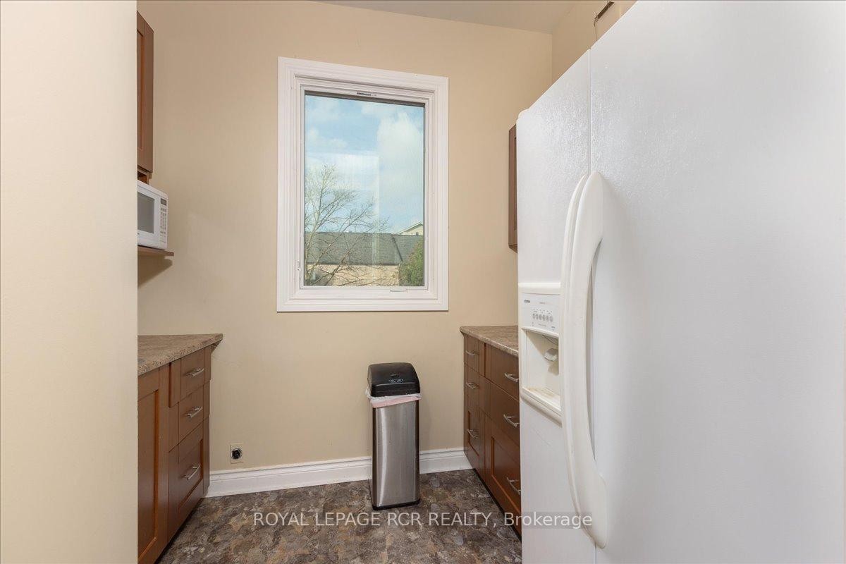 50 Wellington Street E, Aurora, ON