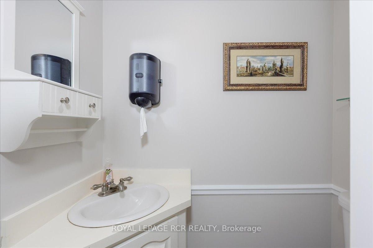 50 Wellington Street E, Aurora, ON