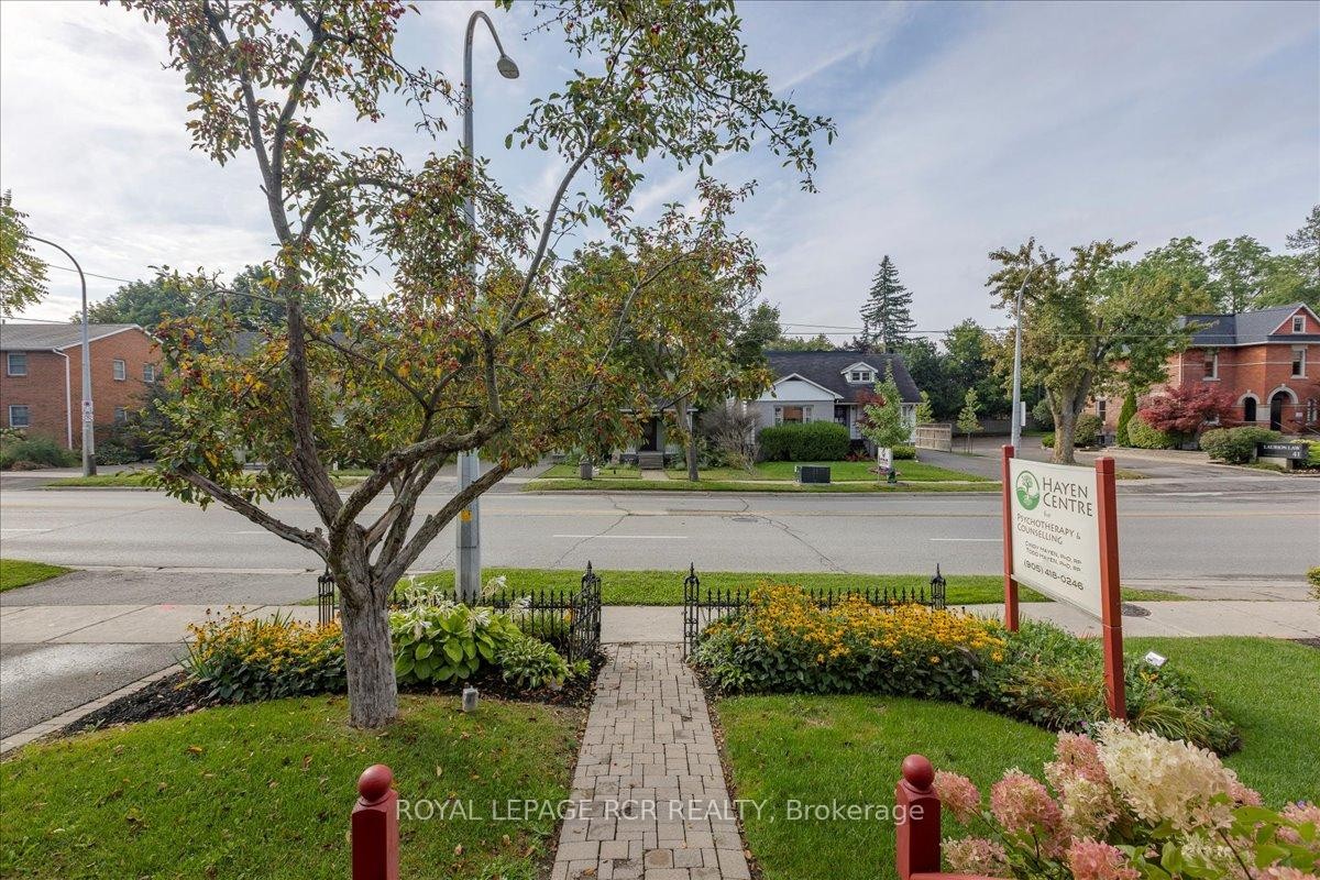 50 Wellington Street E, Aurora, ON