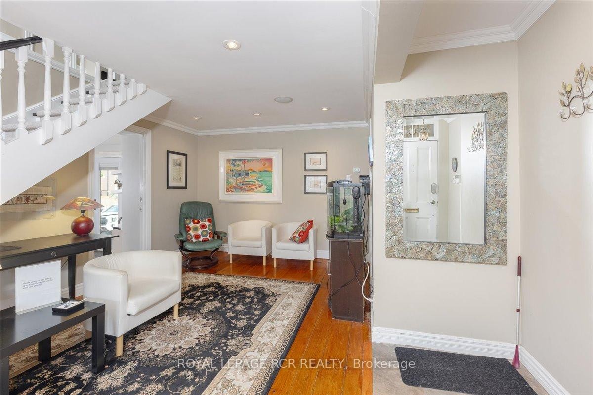 50 Wellington Street E, Aurora, ON