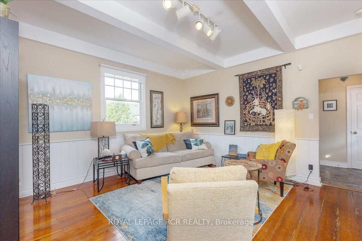 50 Wellington Street E, Aurora, ON