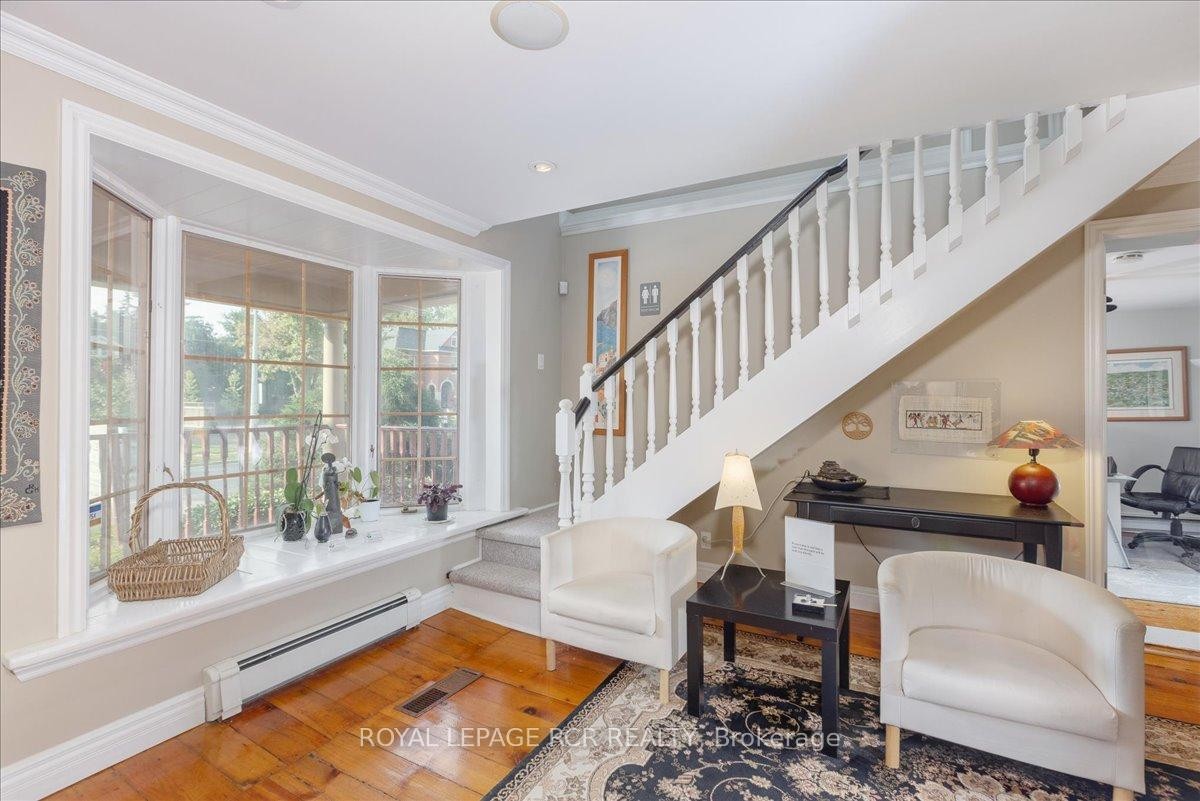 50 Wellington Street E, Aurora, ON