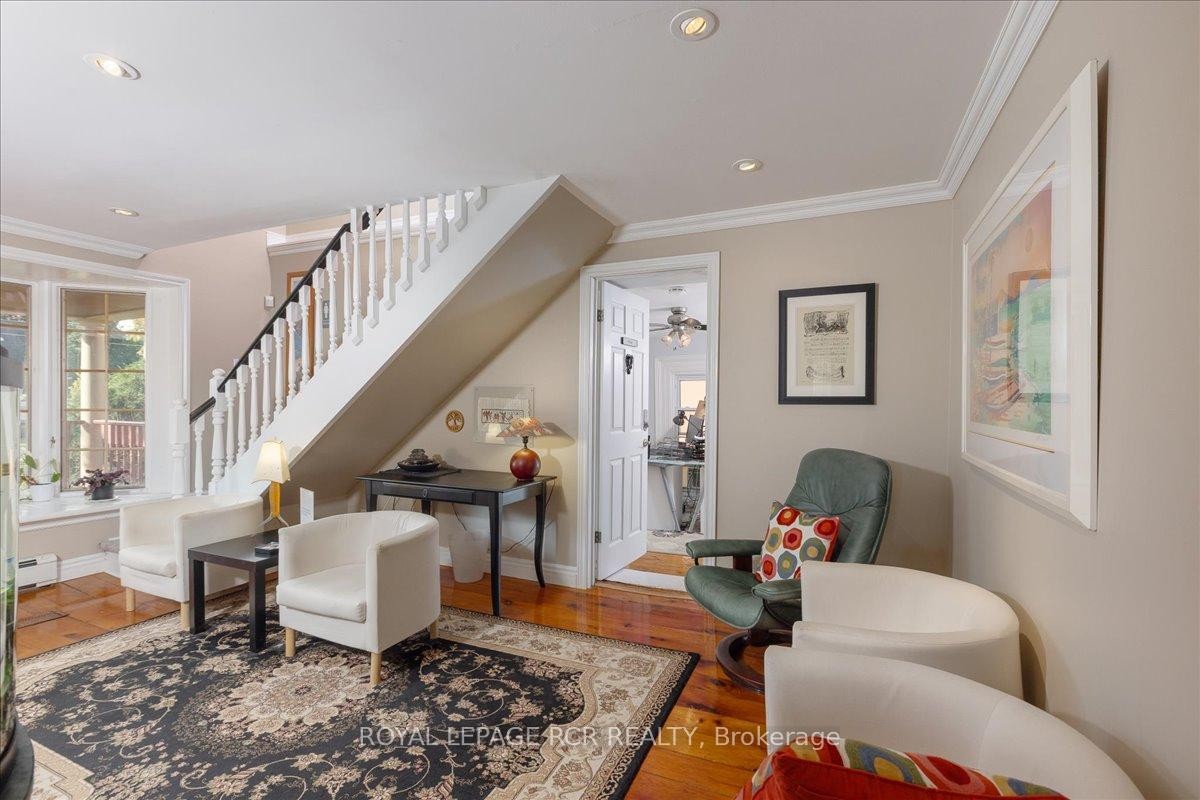 50 Wellington Street E, Aurora, ON