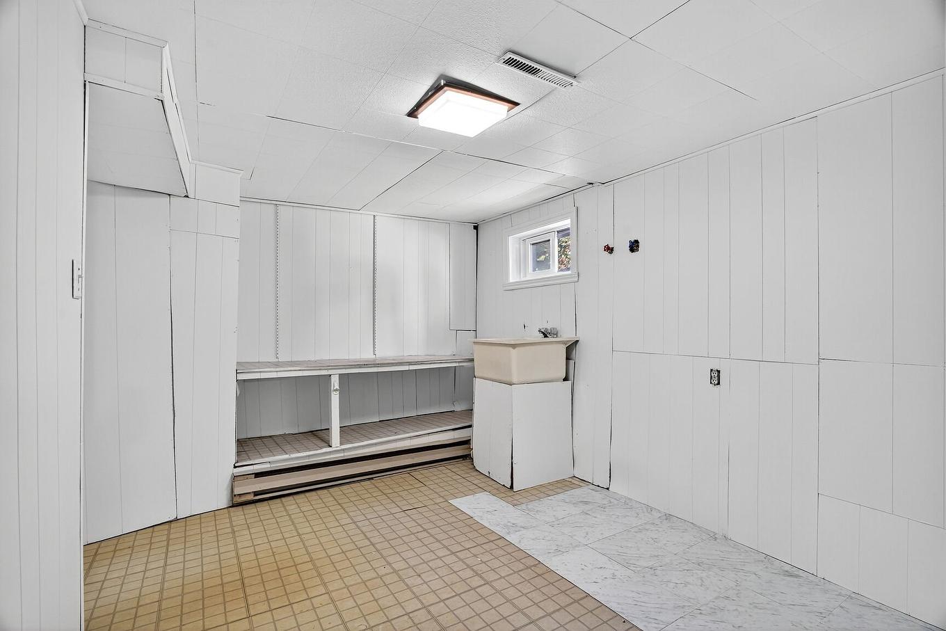 Salle de lavage - 480 - 482 Rue Trudeau, Montréal (Lasalle), QC - Indoor Photo Showing Other Room