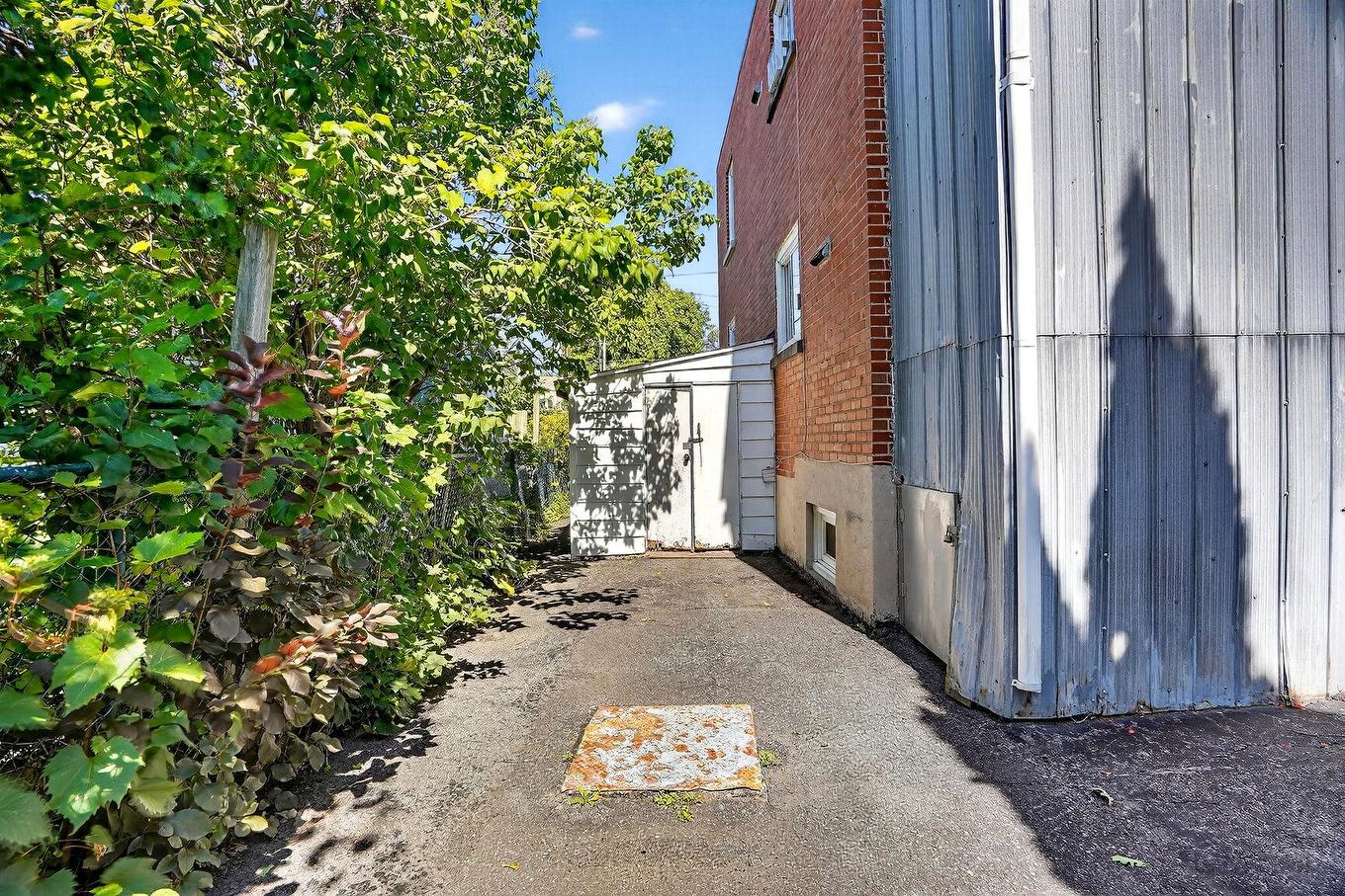 Face arrière - 480 - 482 Rue Trudeau, Montréal (Lasalle), QC - Outdoor