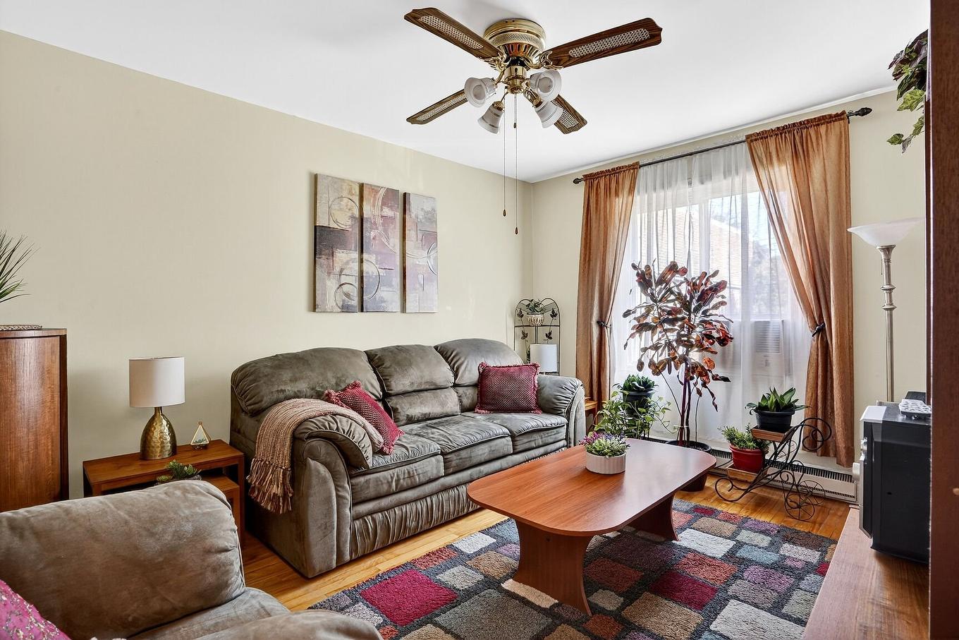 Salon - 480 - 482 Rue Trudeau, Montréal (Lasalle), QC - Indoor Photo Showing Living Room