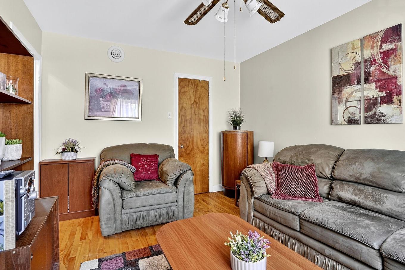 Salon - 480 - 482 Rue Trudeau, Montréal (Lasalle), QC - Indoor Photo Showing Living Room