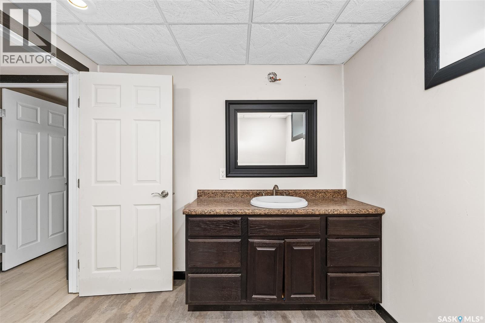 Thul Acreage, Marquis Rm No. 191, SK - Indoor