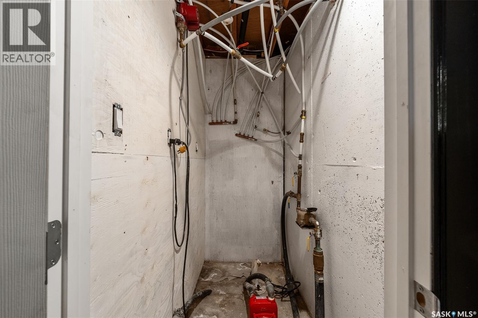 Thul Acreage, Marquis Rm No. 191, SK - Indoor