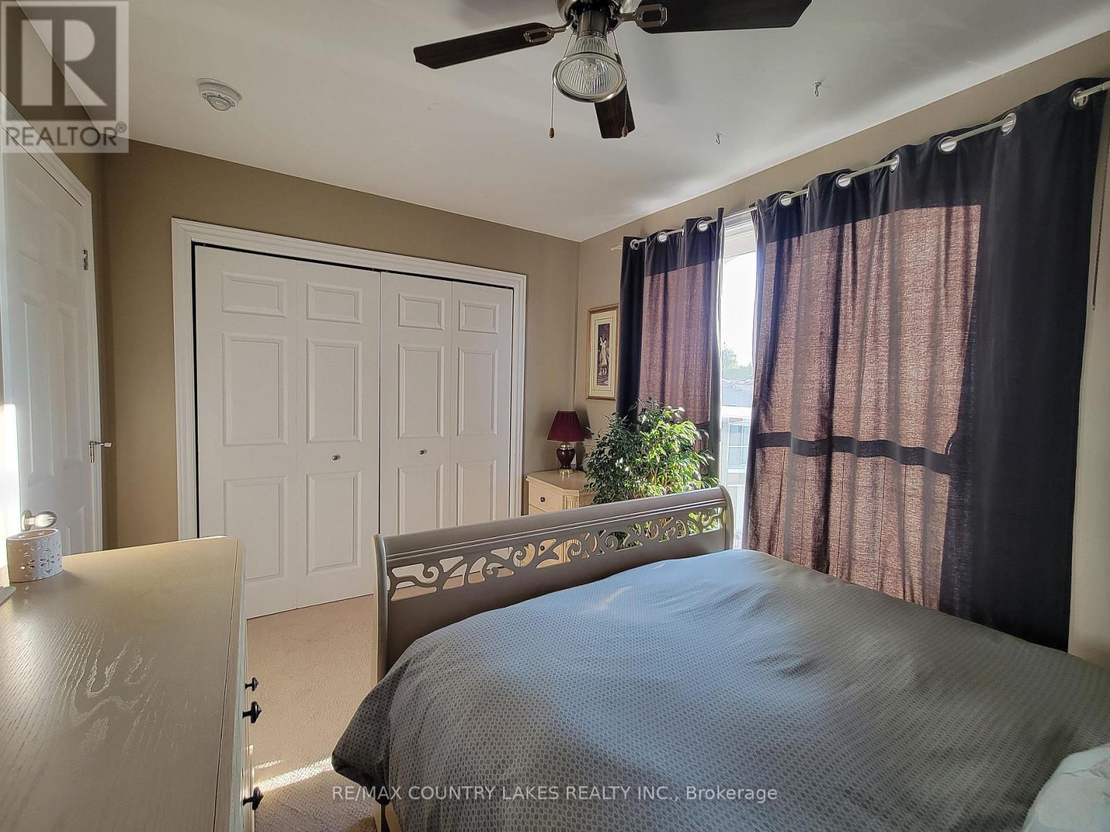 11 - 4 Paradise Boulevard, Ramara, ON - Indoor Photo Showing Bedroom