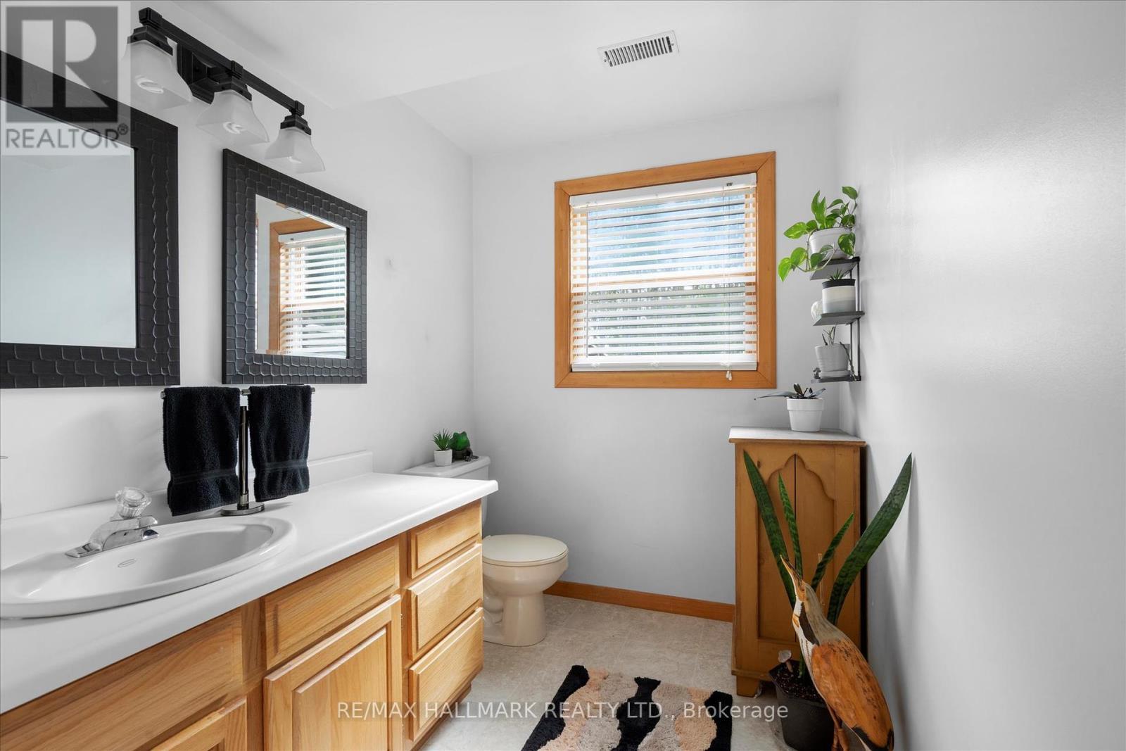 67 Telecom Road, Kawartha Lakes, ON - Indoor Photo Showing Bathroom