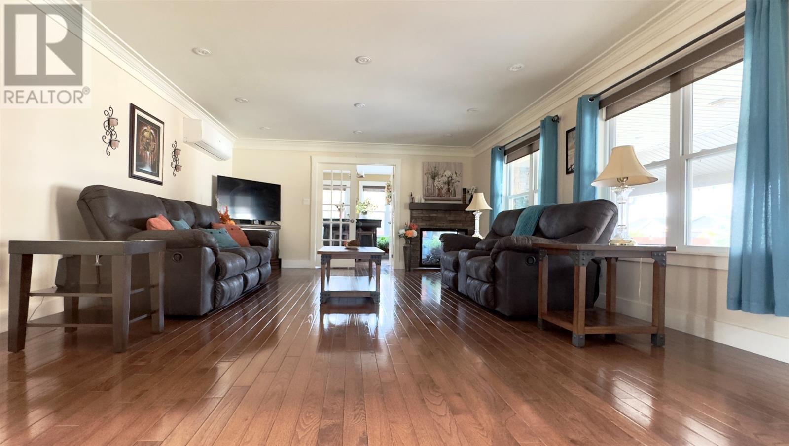 31 Foote Street, Pasadena, NL - Indoor Photo Showing Other Room