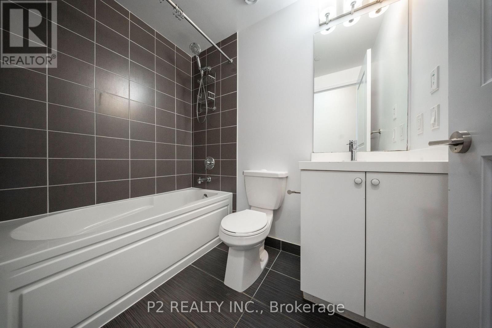 Ph10 - 9560 Markham Road, Markham, ON - Indoor Photo Showing Bathroom