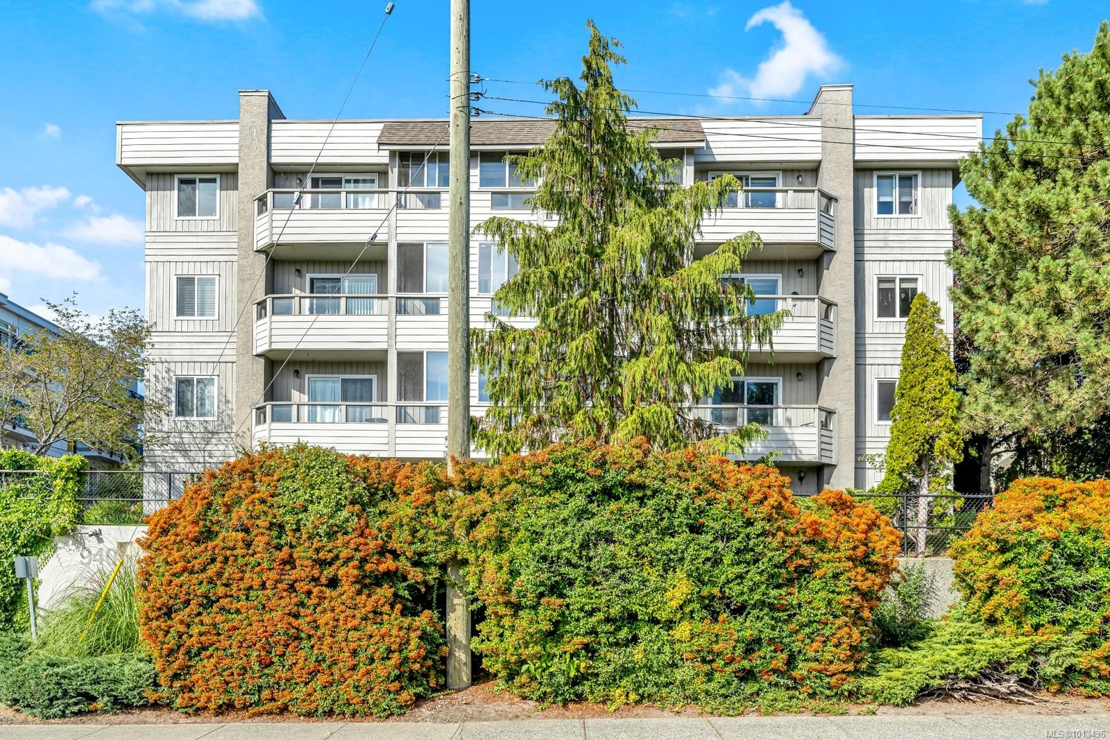 203-940 Inverness Rd, Saanich, BC - Outdoor With Balcony
