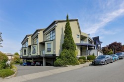 219-400 Sitkum Rd Victoria, BC V9A 3K9