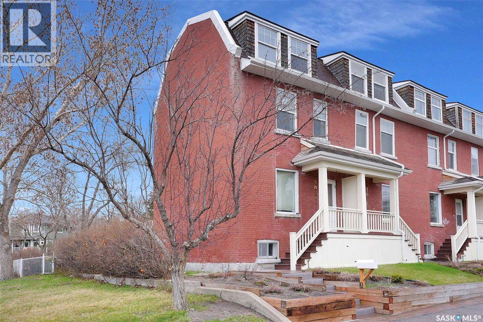 3060 18Th Avenue, Regina, SK - Outdoor