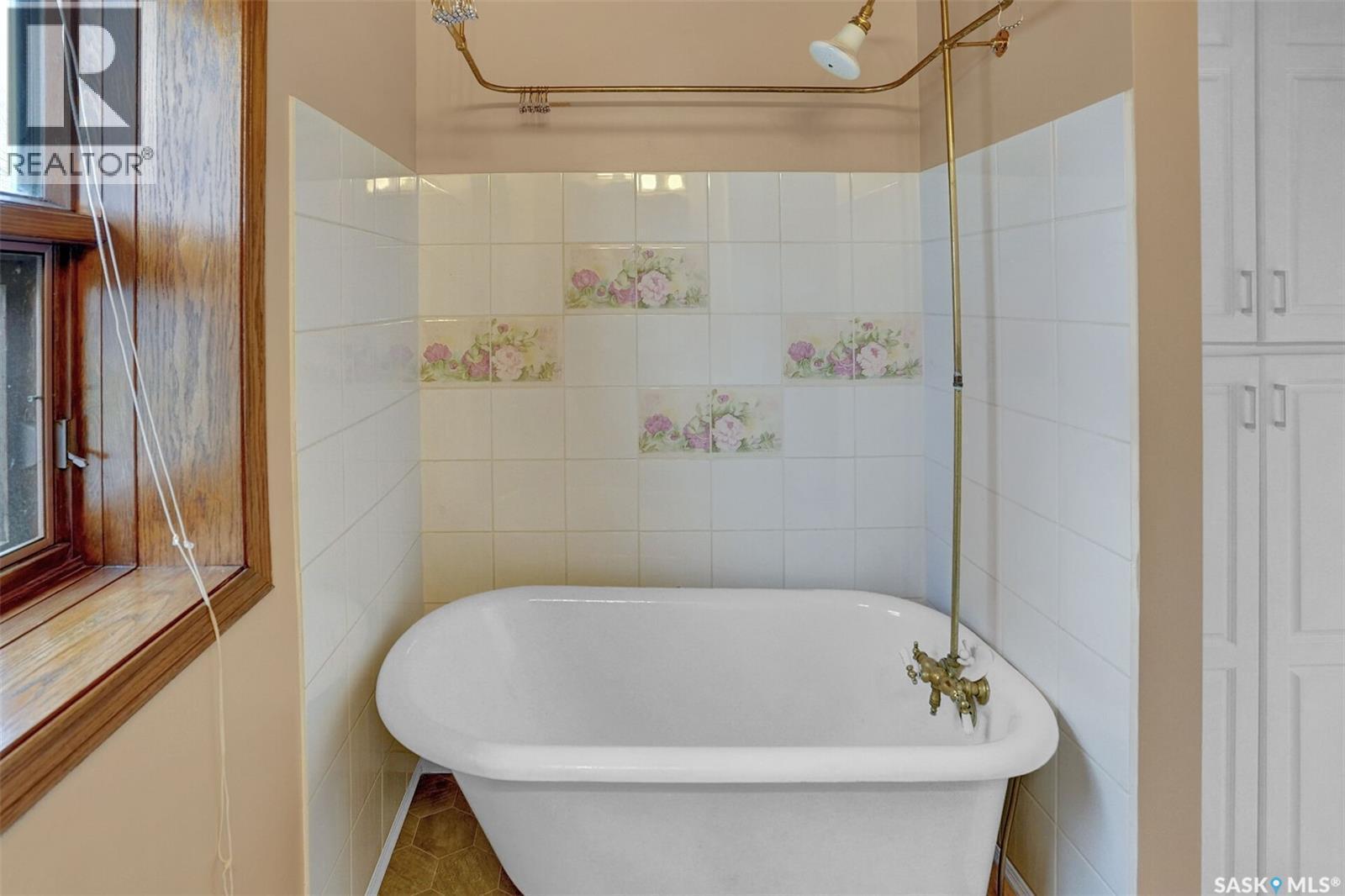 3060 18Th Avenue, Regina, SK - Indoor Photo Showing Bathroom