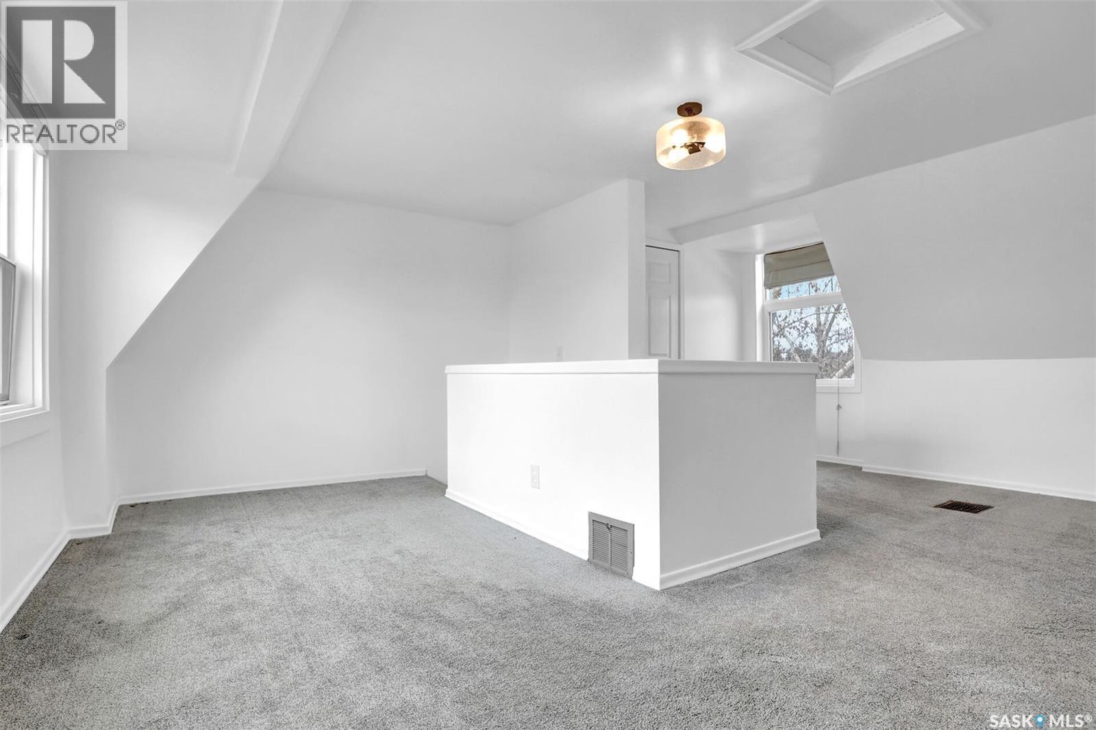 3060 18Th Avenue, Regina, SK - Indoor Photo Showing Other Room