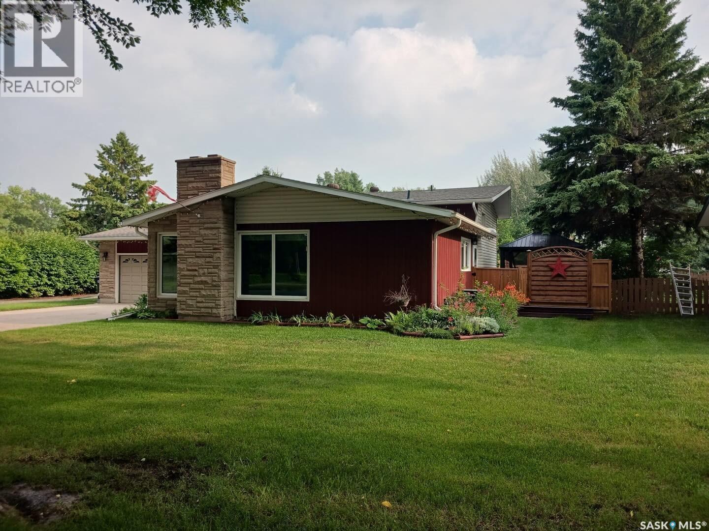 114 Garvin Crescent, Canora, SK - Outdoor