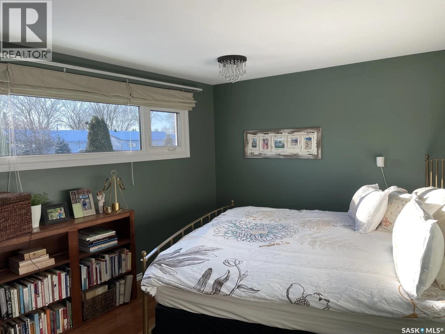 114 Garvin Crescent, Canora, SK - Indoor Photo Showing Bedroom