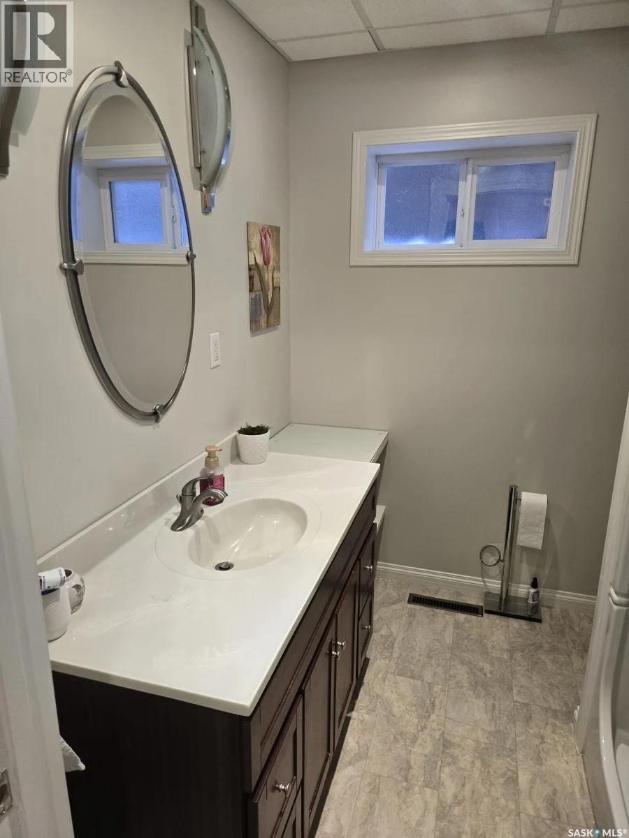 114 Garvin Crescent, Canora, SK - Indoor Photo Showing Bathroom