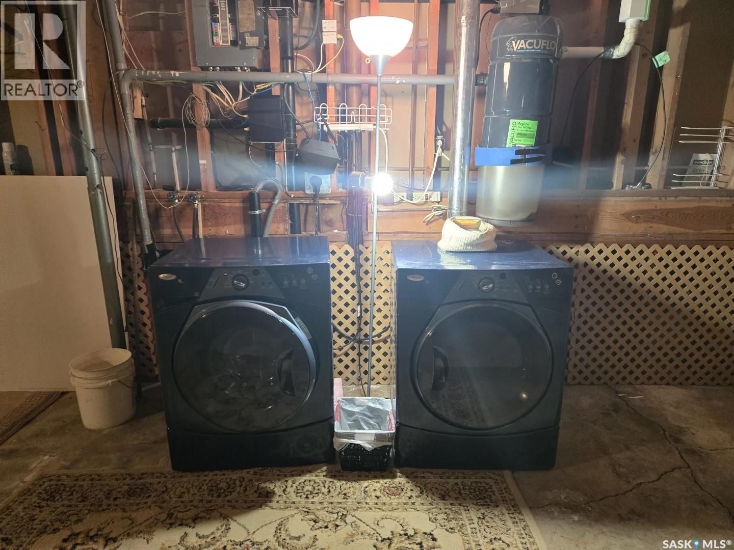 114 Garvin Crescent, Canora, SK - Indoor Photo Showing Laundry Room