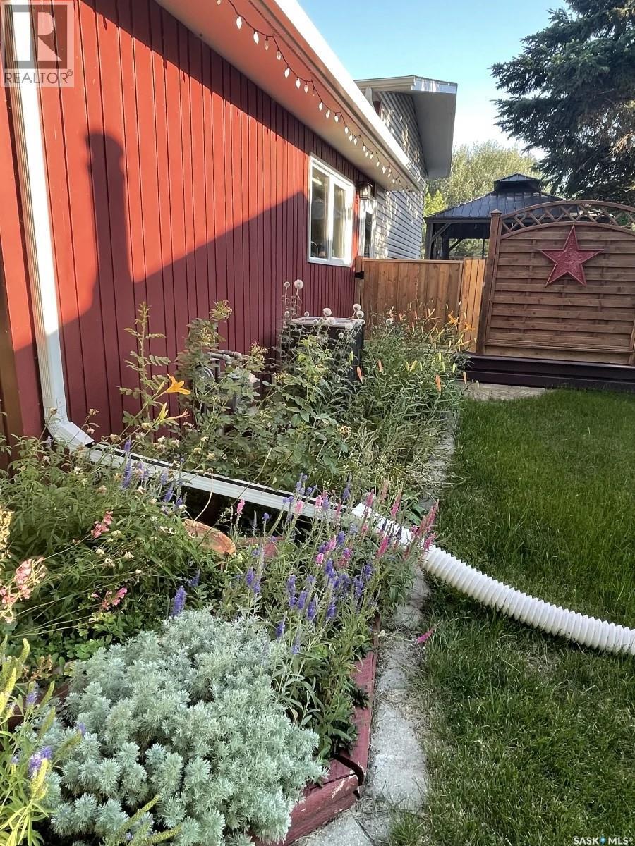 114 Garvin Crescent, Canora, SK - Outdoor