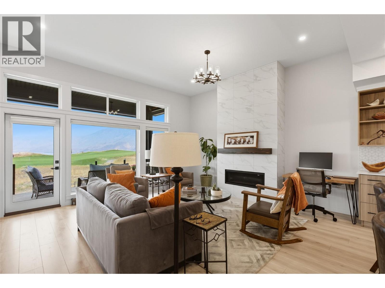 260 Rue Cheval Noir Unit# 17, Kamloops, BC - Indoor Photo Showing Other Room With Fireplace