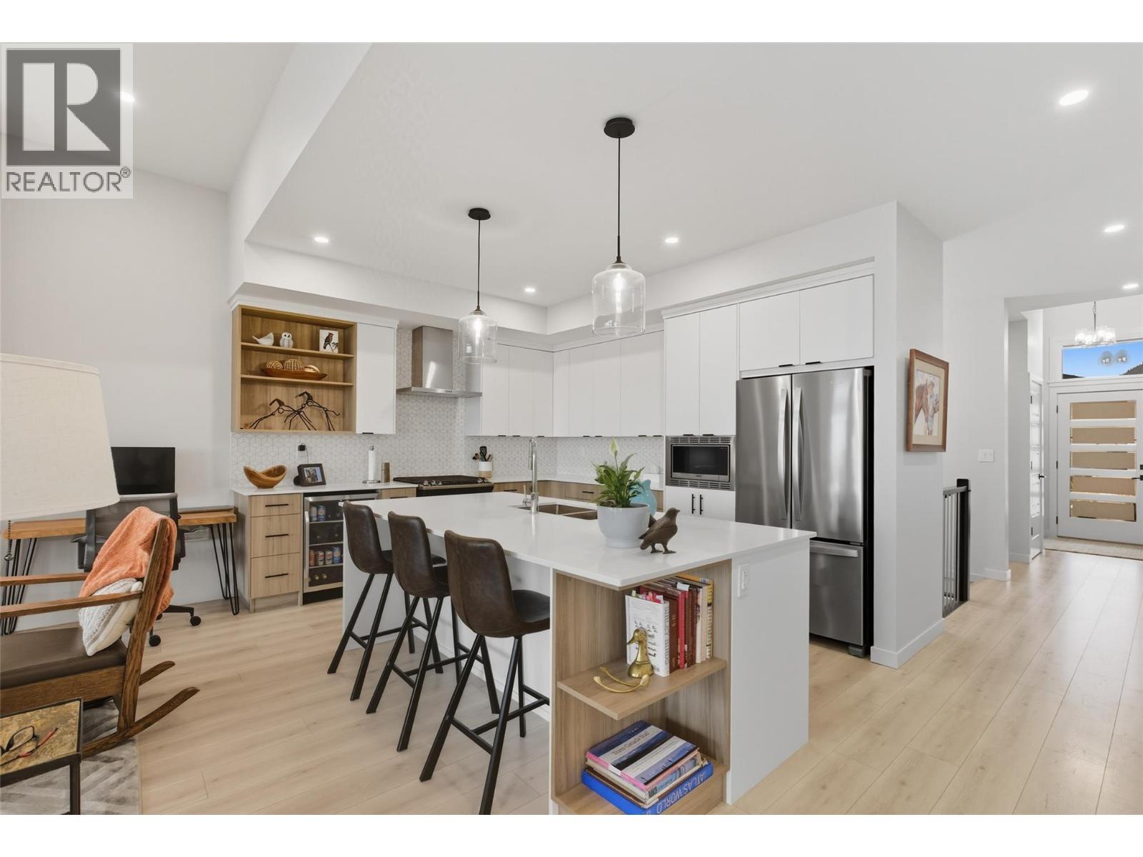 260 Rue Cheval Noir Unit# 17, Kamloops, BC - Indoor Photo Showing Kitchen With Upgraded Kitchen