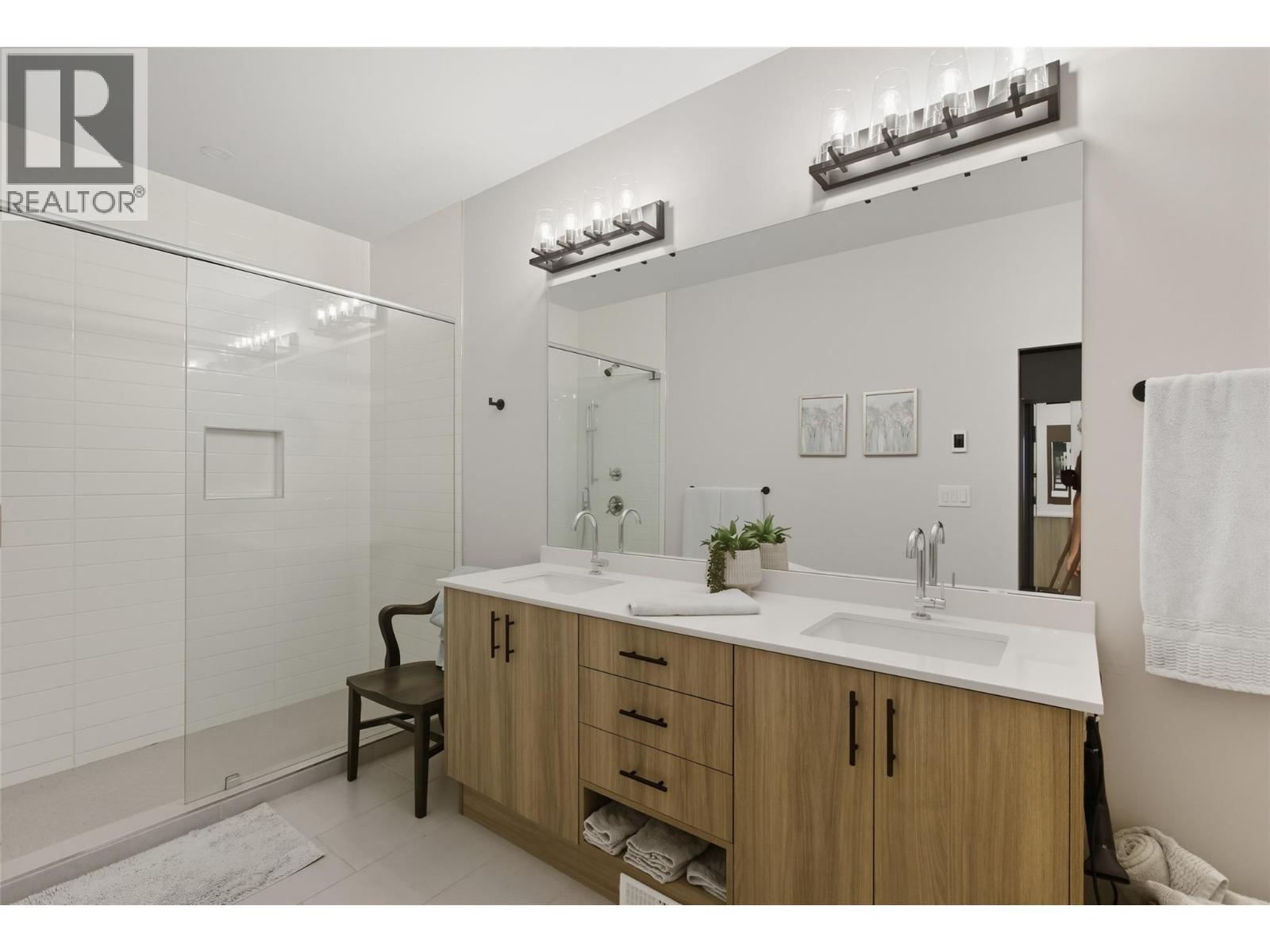 260 Rue Cheval Noir Unit# 17, Kamloops, BC - Indoor Photo Showing Bathroom
