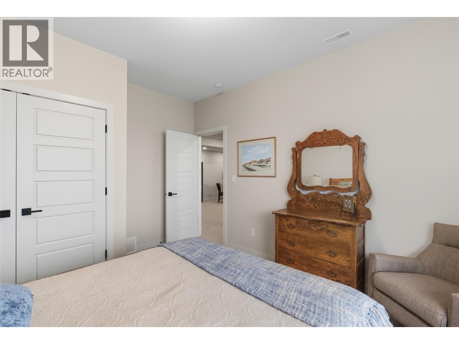 260 Rue Cheval Noir Unit# 17, Kamloops, BC - Indoor Photo Showing Bedroom
